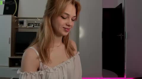 Snapshot of din_star chatting on February 27, 2026, 8:36 am Dina online show from February 27, 2026, 8:36 am