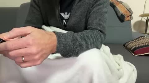 dinnerout1111 online show from November 20, 2025, 3:07 am