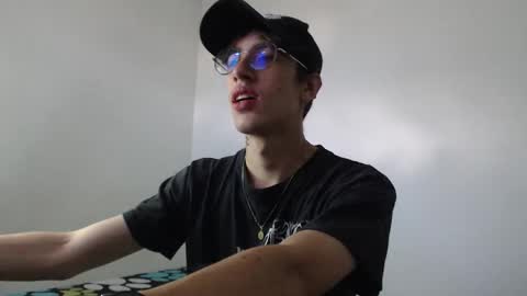 Dio online show from November 18, 2025, 1:15 pm