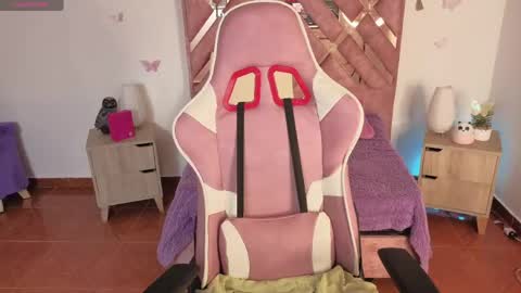 Snapshot of diosa_afrodita24 chatting on April 30, 2026, 2:40 am DIOSA AFRODITA 24 NEW VIDEOS HERE LOVES online show from April 30, 2026, 2:40 am
