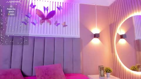 Snapshot of diosa_cristal chatting on January 21, 2025, 9:35 am Cristal online show from January 21, 2025, 9:35 am