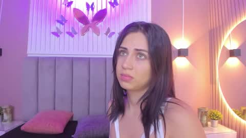Snapshot of diosa_cristal chatting on January 25, 2025, 3:19 am Cristal online show from January 25, 2025, 3:19 am