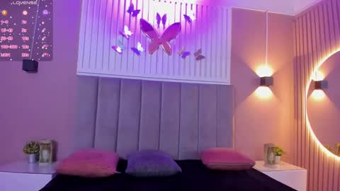 Snapshot of diosa_cristal chatting on February 2, 2025, 3:21 am Cristal online show from February 2, 2025, 3:21 am