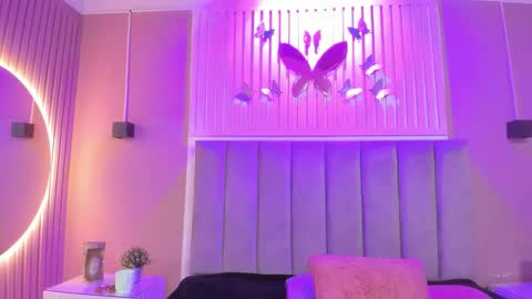 Cristal  online show from November 28, 2025, 3:53 am