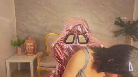 Snapshot of diosa_idin_s1 chatting on February 24, 2026, 8:18 pm Diosa online show from February 24, 2026, 8:18 pm