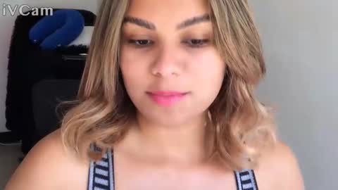 diosadeluniverso_ online show from October 17, 2025, 5:59 pm