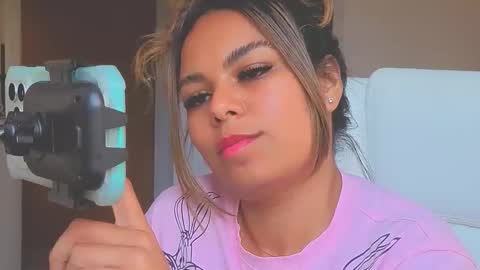 diosadeluniverso_ online show from January 9, 2026, 1:14 pm