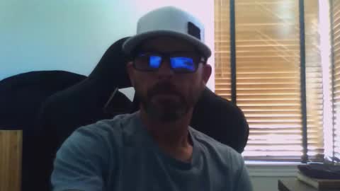 dirtrider15 online show from October 29, 2025, 7:37 pm