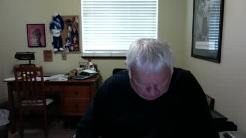 dirtrider195080438 online show from May 16, 2026, 9:57 pm