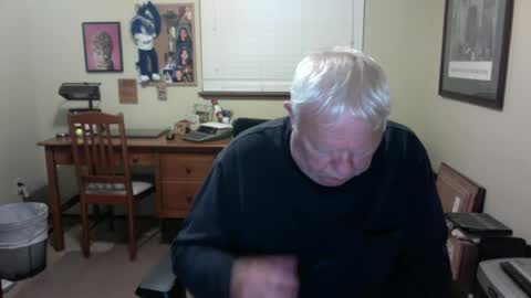 dirtrider195080438 online show from July 6, 2026, 5:15 am