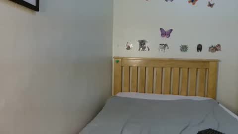 Snapshot of dirty_slutts chatting on October 17, 2025, 12:14 am sisi and grovin online show from October 17, 2025, 12:14 am