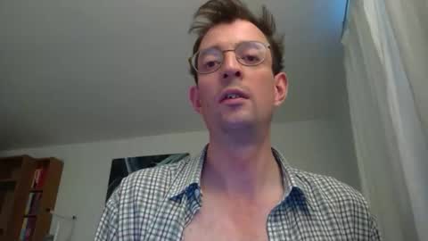 dirtyboy88123 online show from September 19, 2025, 4:29 pm