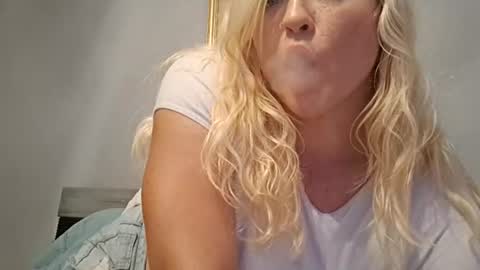 Snapshot of dirtydaisy1998 chatting on June 29, 2026, 1:01 am Daisy Wylde online show from June 29, 2026, 1:01 am