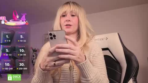 Snapshot of dirtylilsusie chatting on November 3, 2025, 8:10 pm Susie online show from November 3, 2025, 8:10 pm