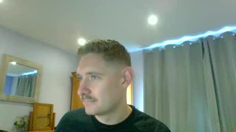 Snapshot of dirtylondon729 chatting on November 17, 2025, 10:32 am Exhibitionist Ben online show from November 17, 2025, 10:32 am