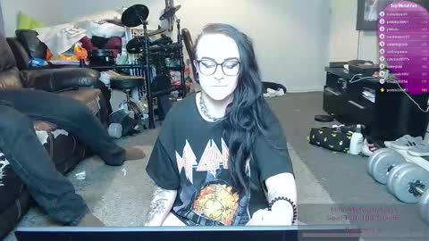 Snapshot of dirtymetalcouple chatting on February 28, 2025, 2:42 am DirtyMetalCouple online show from February 28, 2025, 2:42 am