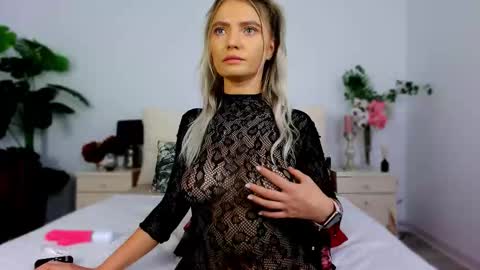 Snapshot of dirtystudentgirl chatting on September 29, 2025, 9:14 am Chloe online show from September 29, 2025, 9:14 am