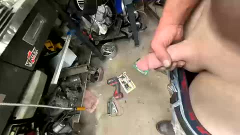 dirtywhite14 online show from October 12, 2025, 4:44 am