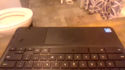 dirtywhite14 online show from October 16, 2025, 2:12 am