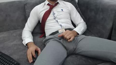 dirtyybooyy77 online show from October 12, 2025, 10:36 am