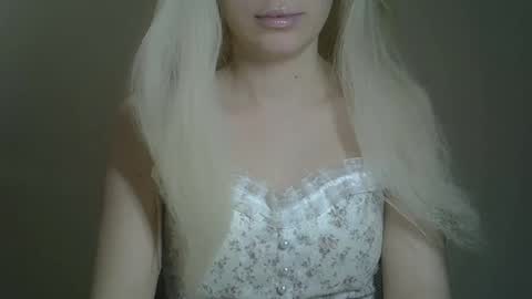 DitaMilton online show from March 3, 2025, 4:03 pm