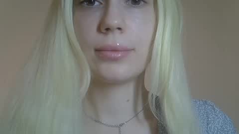 DitaMilton online show from March 26, 2026, 8:25 pm