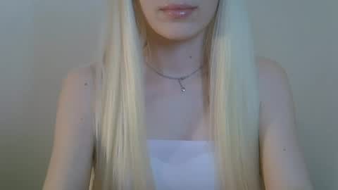 DitaMilton online show from June 25, 2026, 6:56 pm