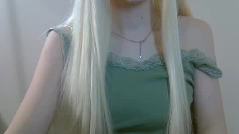 DitaMilton online show from July 23, 2026, 9:46 pm