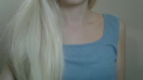 DitaMilton online show from July 28, 2026, 6:53 pm