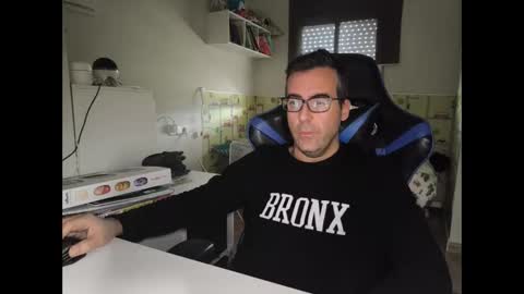 Snapshot of ditos_c chatting on January 9, 2025, 8:55 am ditos_c online show from January 9, 2025, 8:55 am