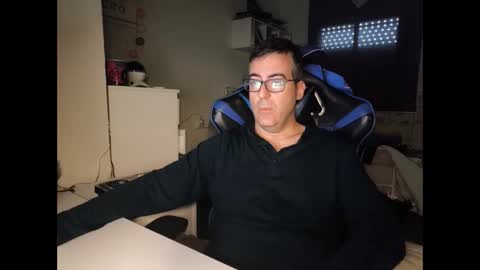 Snapshot of ditos_c chatting on January 14, 2026, 8:42 am ditos_c online show from January 14, 2026, 8:42 am