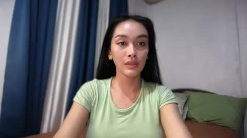 Snapshot of divina_graciaxx chatting on June 24, 2026, 9:52 am DIVINA online show from June 24, 2026, 9:52 am