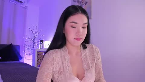 Snapshot of divine_madness chatting on July 8, 2026, 6:29 am AKITA MEW MEW Follow online show from July 8, 2026, 6:29 am
