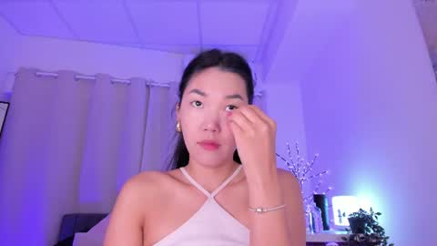 Snapshot of divine_madness chatting on July 16, 2026, 6:19 am AKITA MEW MEW Follow online show from July 16, 2026, 6:19 am
