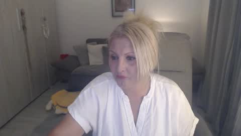 Alexxa online show from May 24, 2026, 10:15 pm