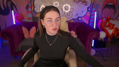 Snapshot of divinejasss chatting on March 3, 2025, 8:05 am DivineJasss online show from March 3, 2025, 8:05 am