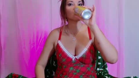 DivineLynn online show from December 20, 2024, 6:56 pm