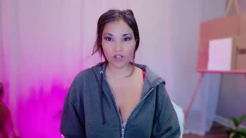 DivineLynn online show from February 27, 2025, 5:36 pm