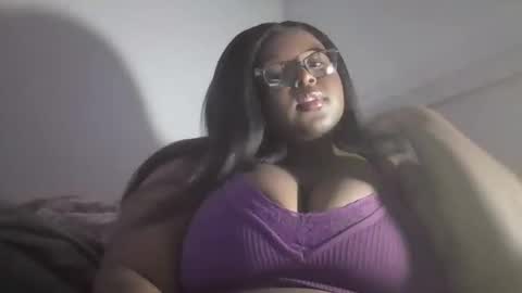 divinenicole22 online show from February 16, 2025, 2:42 am