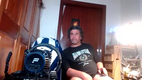 divitimido online show from April 21, 2026, 6:52 am