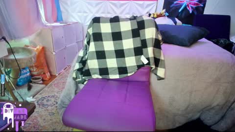 Jade Divyne online show from December 11, 2024, 3:37 pm