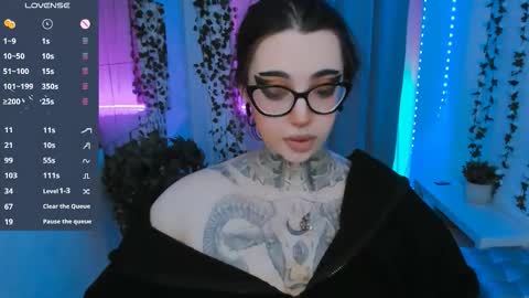 dixipixi_ online show from March 8, 2026, 5:55 am