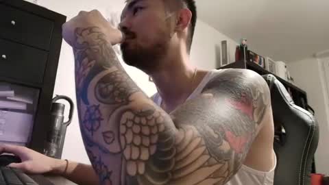 Snapshot of dixonhuang chatting on September 23, 2025, 6:00 pm D online show from September 23, 2025, 6:00 pm