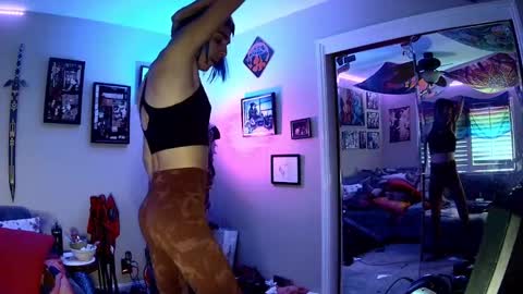 Snapshot of dizzythedoggo chatting on September 15, 2025, 7:47 pm The Cottoncandy Coyote online show from September 15, 2025, 7:47 pm