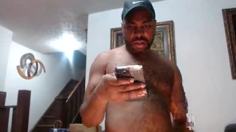 Snapshot of djopenwide chatting on March 6, 2025, 3:24 am Dj Open Wide online show from March 6, 2025, 3:24 am