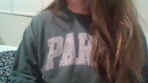 SNEAKYLNK online show from December 5, 2025, 8:23 am