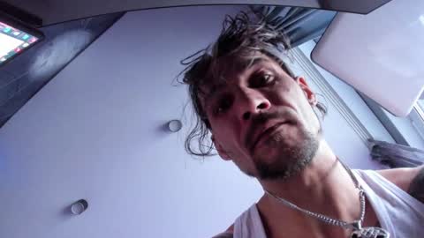 Snapshot of dl_raven chatting on January 18, 2025, 7:17 am Silverhand online show from January 18, 2025, 7:17 am