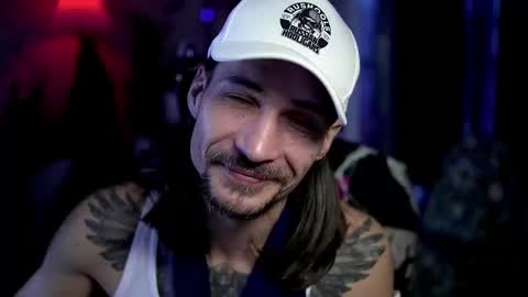 Snapshot of dl_raven chatting on November 9, 2025, 7:39 am Silverhand online show from November 9, 2025, 7:39 am