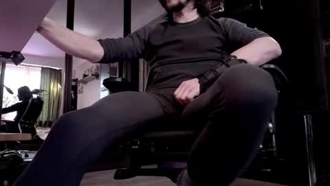 Snapshot of dl_raven chatting on February 18, 2026, 6:09 am Silverhand online show from February 18, 2026, 6:09 am