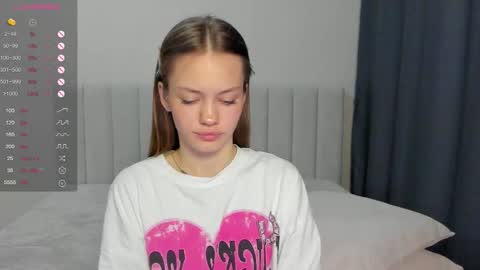 Snapshot of do_dick chatting on October 21, 2025, 10:32 pm Polly and Kiriko online show from October 21, 2025, 10:32 pm